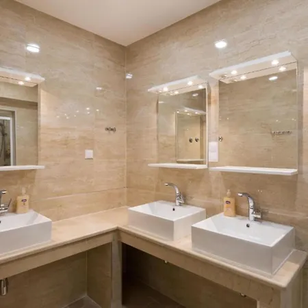 Free Bird - Bed In Four Bed Mixed 2 Tatil Evi Dubrovnik