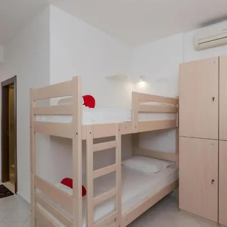Free Bird - Bed In Four Bed Mixed 2 Dubrownik