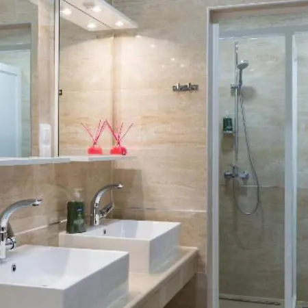Tatil Evi Free Bird - Bed In Four Bed Mixed 2 Dubrovnik